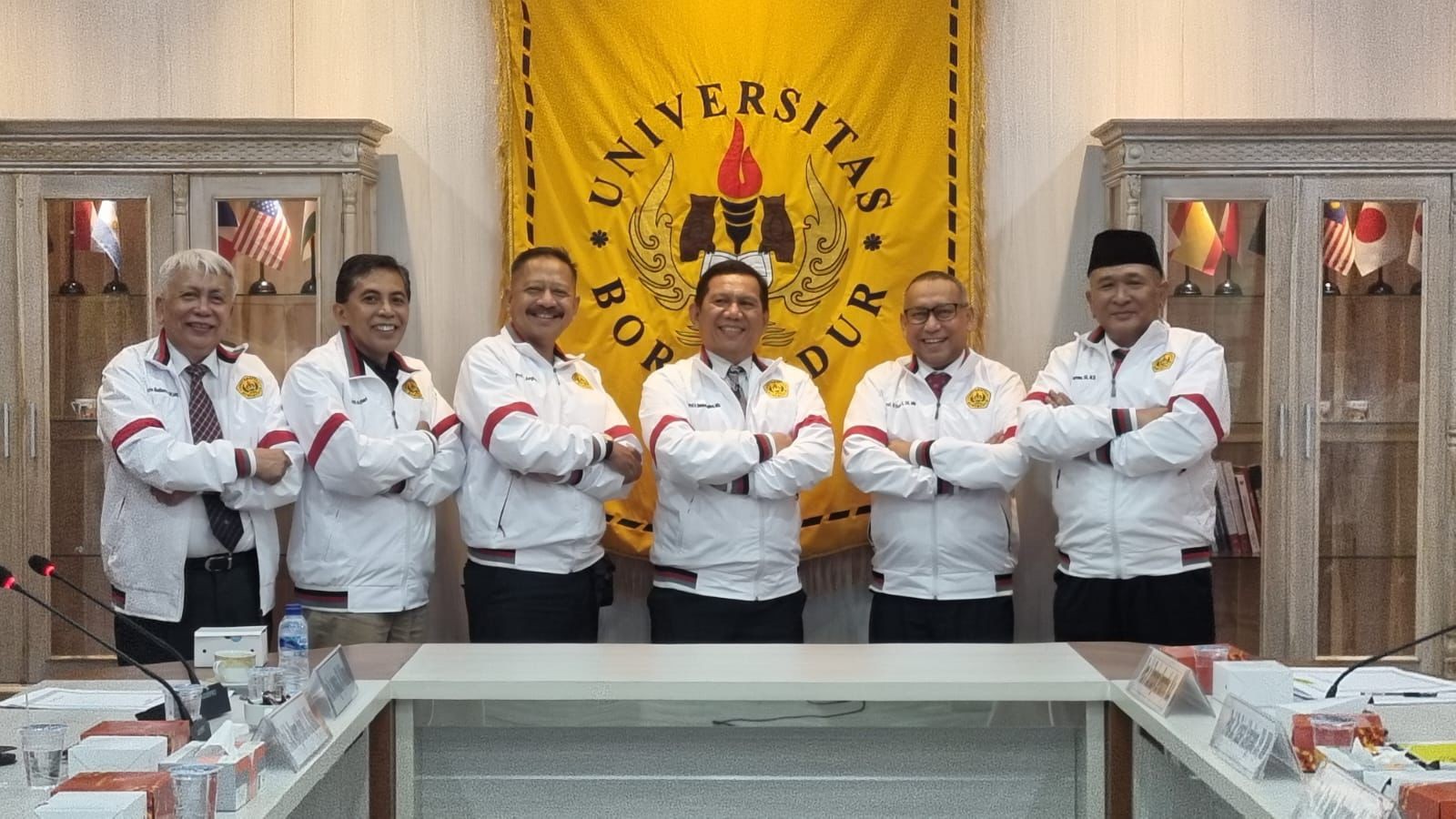Double Strike UNGGUL Magister Ilmu Hukum dan Doktor Ilmu Hukum Universitas Borobudur