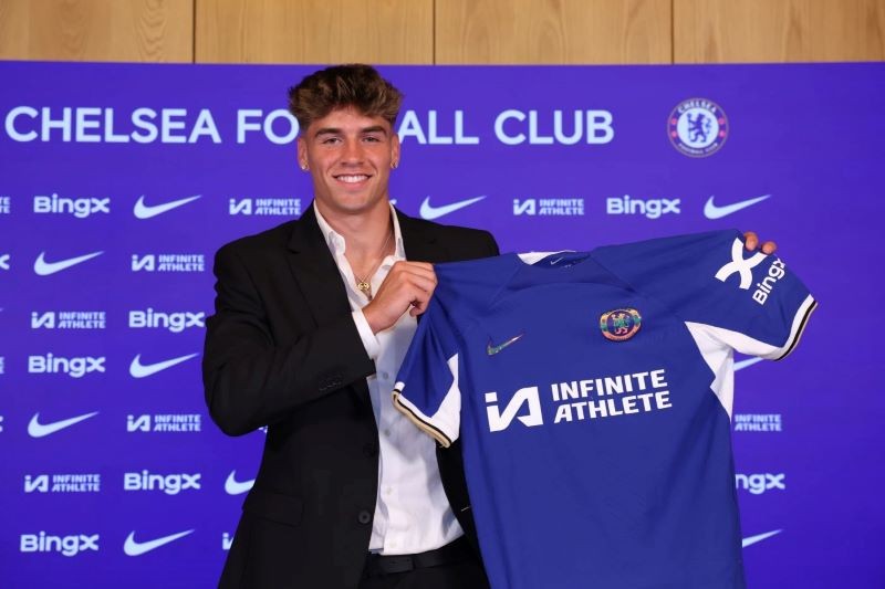 Chelsea Resmikan Transfer Marc Guiu dari Barcelona
