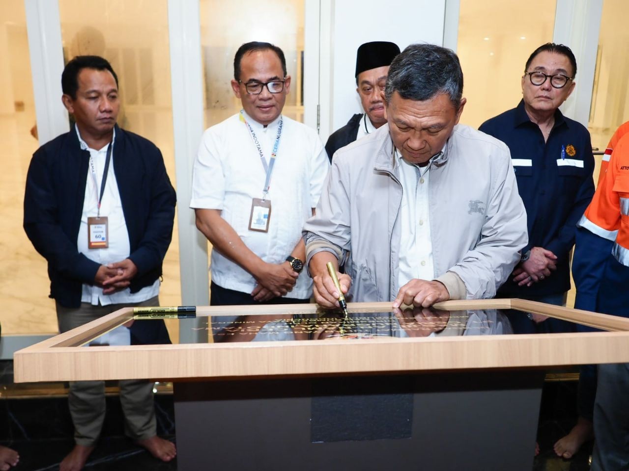 Menteri ESDM Resmikan Masjid di Kompleks Smelter Merah Putih Ceria Nugraha Indotama