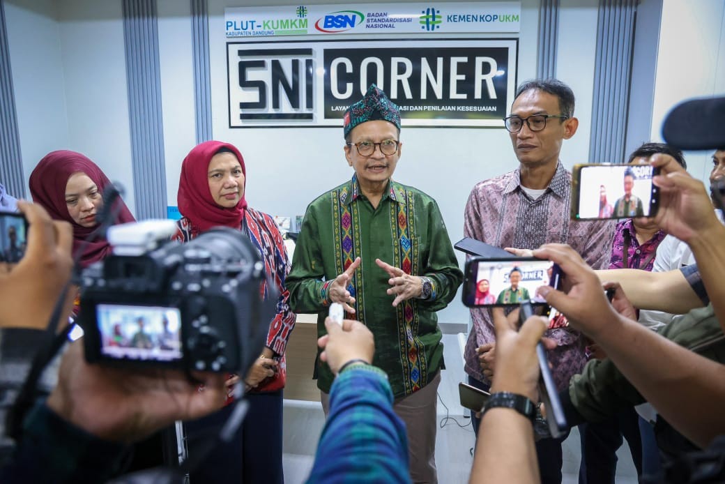 Luncurkan SNI dan Wifi Corner, Kemenkop Tingkatkan Kualitas Layanan PLUT