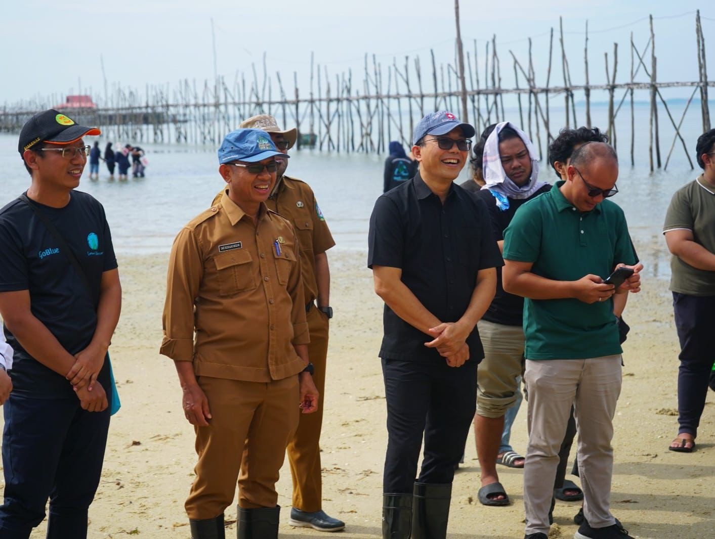 Tanam Lamun, Kemenkop: Kalau Lautnya Sehat, Ekonomi Masyarakat Pesisir Juga Sehat