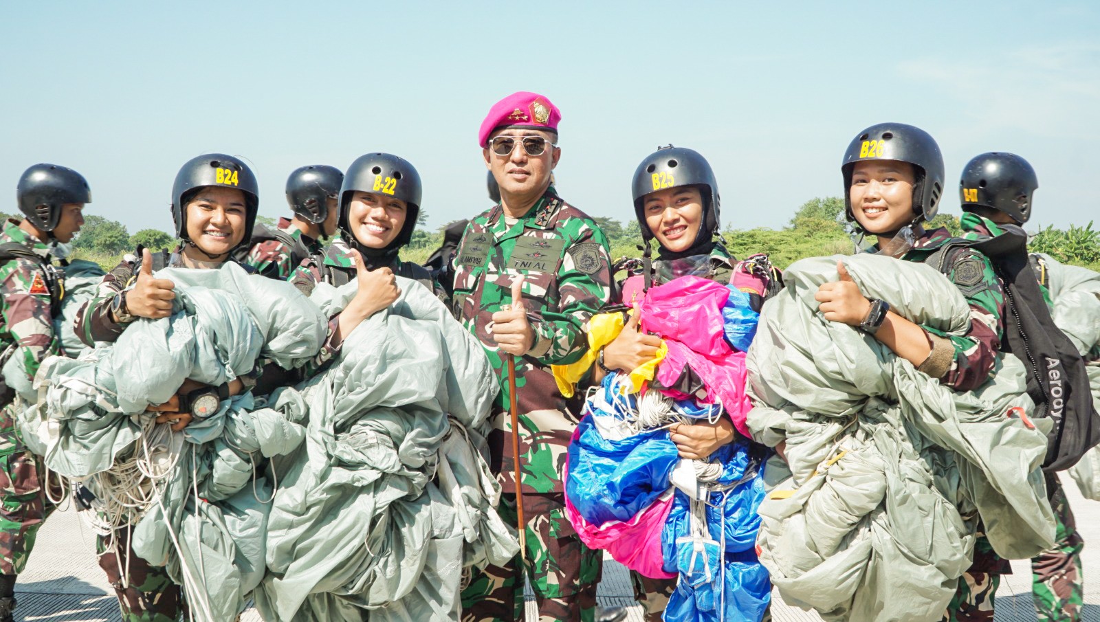 Siswa Pasukan Elit Korps Marinir Resmi Disematkan Brevet Para