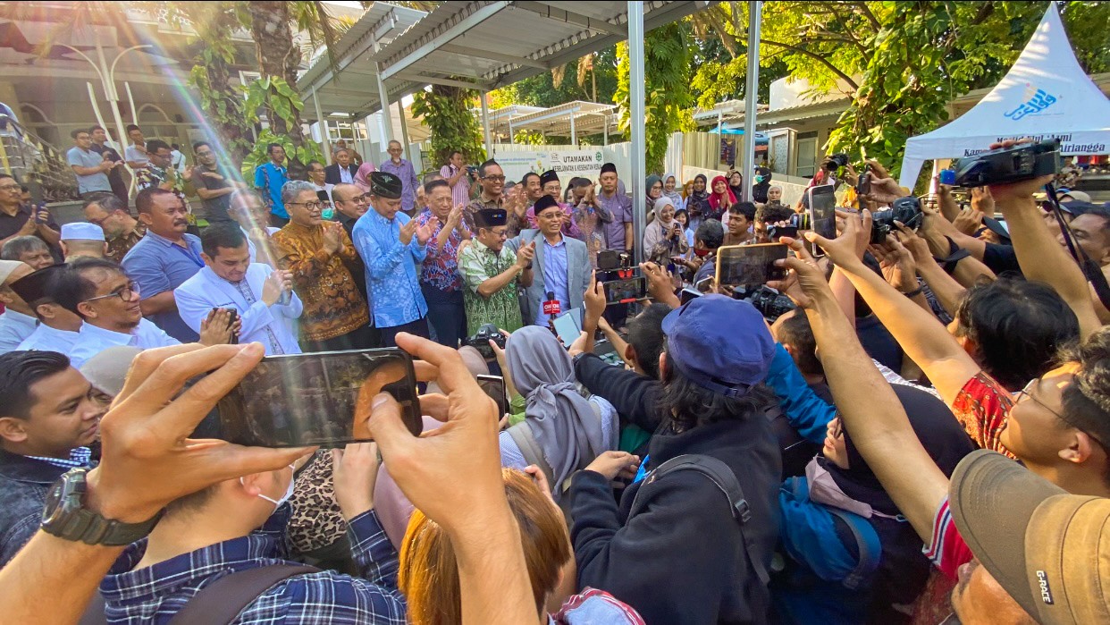 Prof BUS Diangkat Kembali sebagai Dekan FK Unair