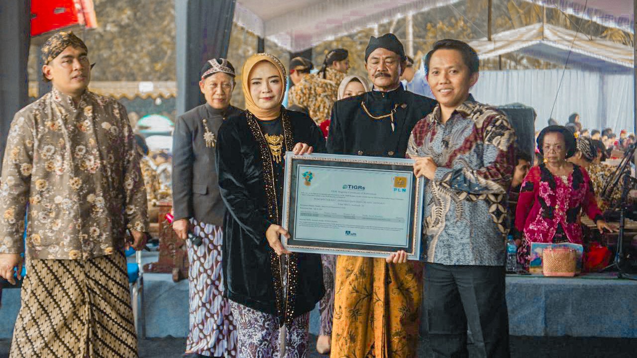 PLN Ajak Pemerintah Gunakan REC, Dongko jadi Kecamatan Pertama Pengguna REC di Jatim