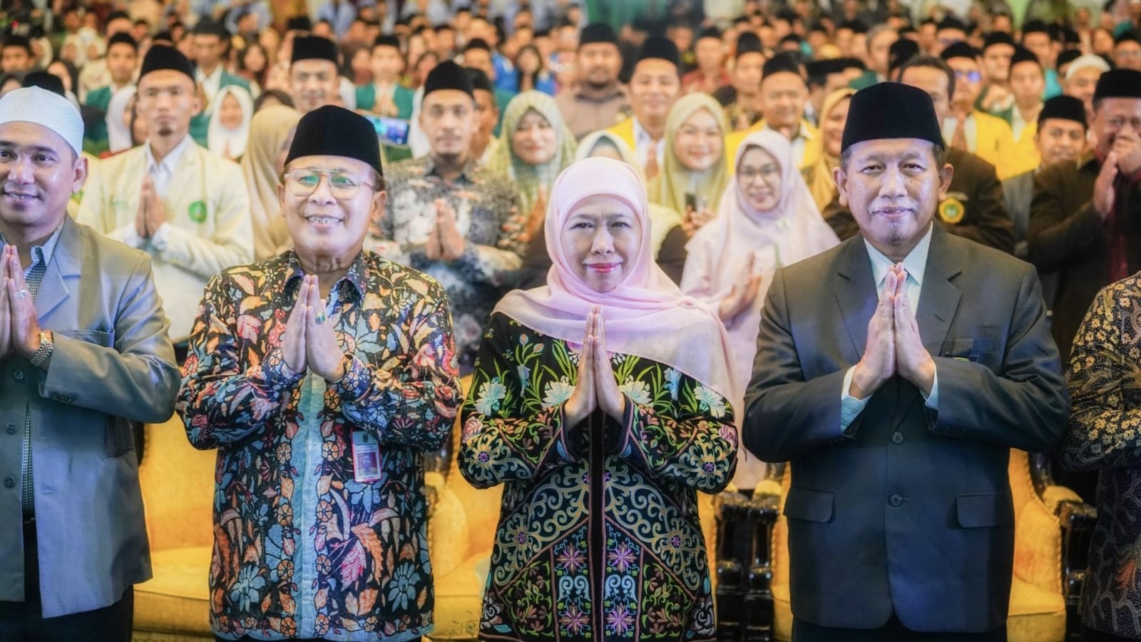 Lulusan Pesantren jadi Pembelajar Sejati, Khofifah: Terapkan Siklus 3E & Wujudkan Indonesia Emas 2045