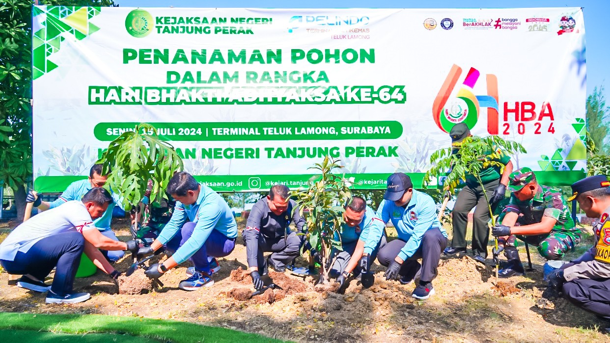 HUT ke-64 Adhyaksa, Kejari dan TTL Wujudkan Lingkungan Hijau lewat Penanaman Pohon