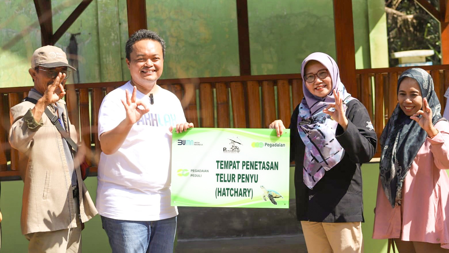 Dukung SDGs, Pegadaian Beri Bantuan Tempat Penetasan Telur Penyu di Pantai Taman Kili-Kili