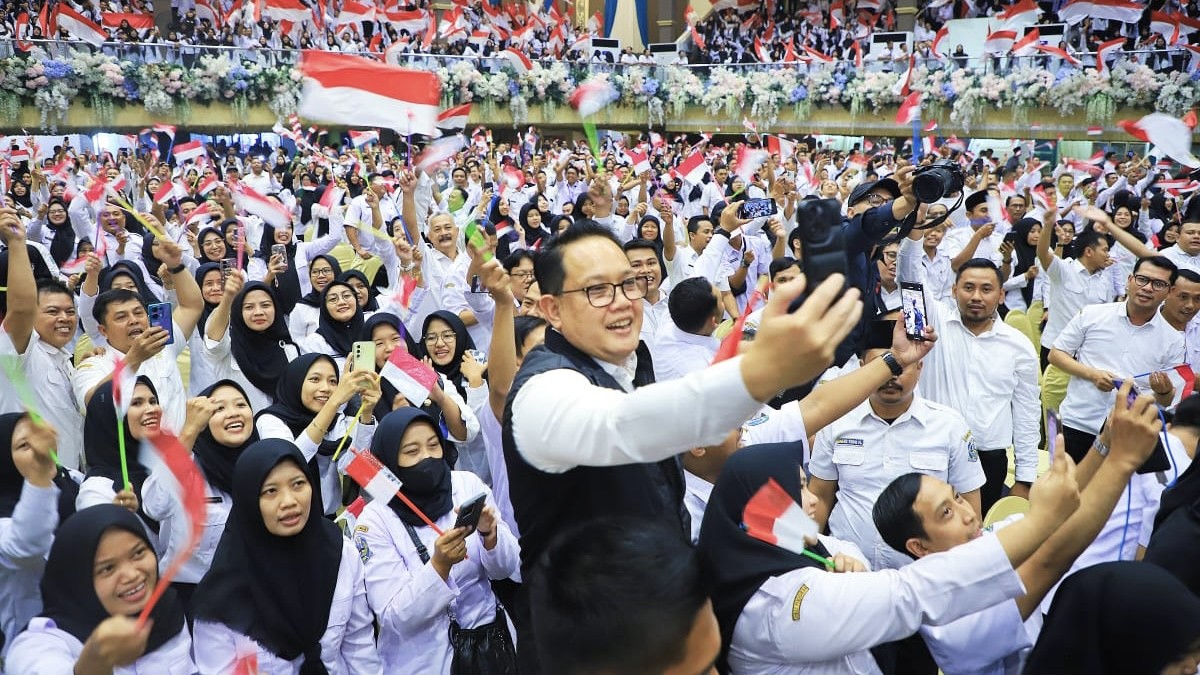 7.201 SK PPPK Pemprov Jatim Diserahkan, Pj Gubernur: Beri Dedikasi Terbaik untuk Masyarakat