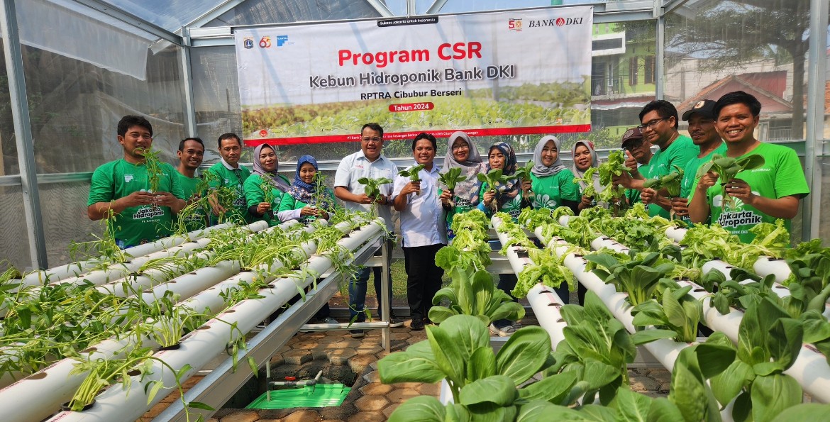 Bank DKI Resmikan Kebun Hidroponik di RPTRA Cibubur