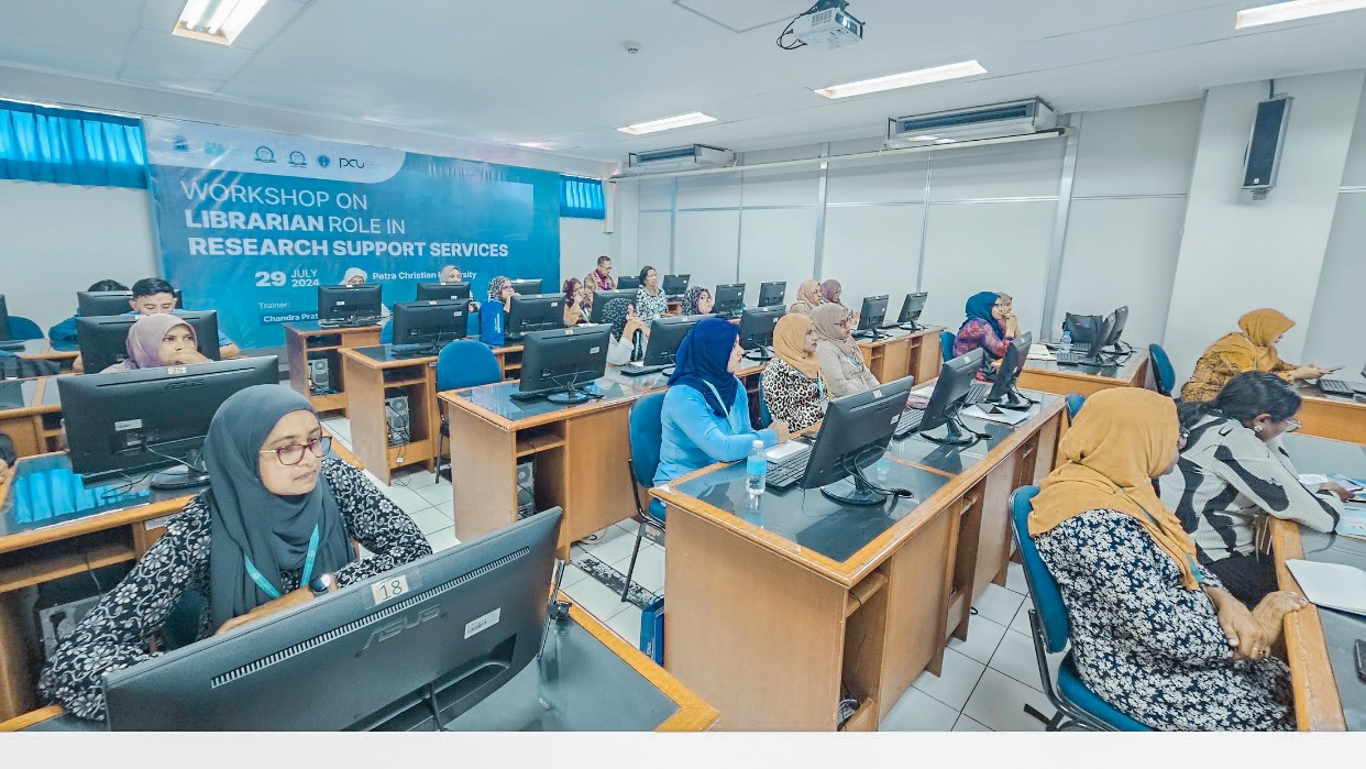 Librarian Maldives Kunjungan Studi ke Surabaya, Belajar di Perpustakaan PCU