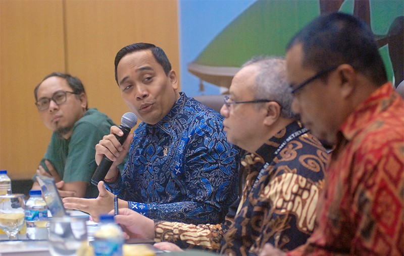 Dialektika Demokrasi Dengan Tema " Mencermati Hasil Sidang Ke-2 IPPP "