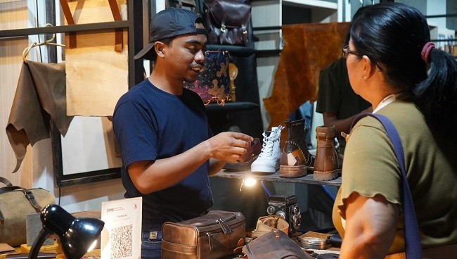 Tujuh Brand Produk Kulit RPB Garut Jadi Primadona di Indonesia Clothing Summit 2024
