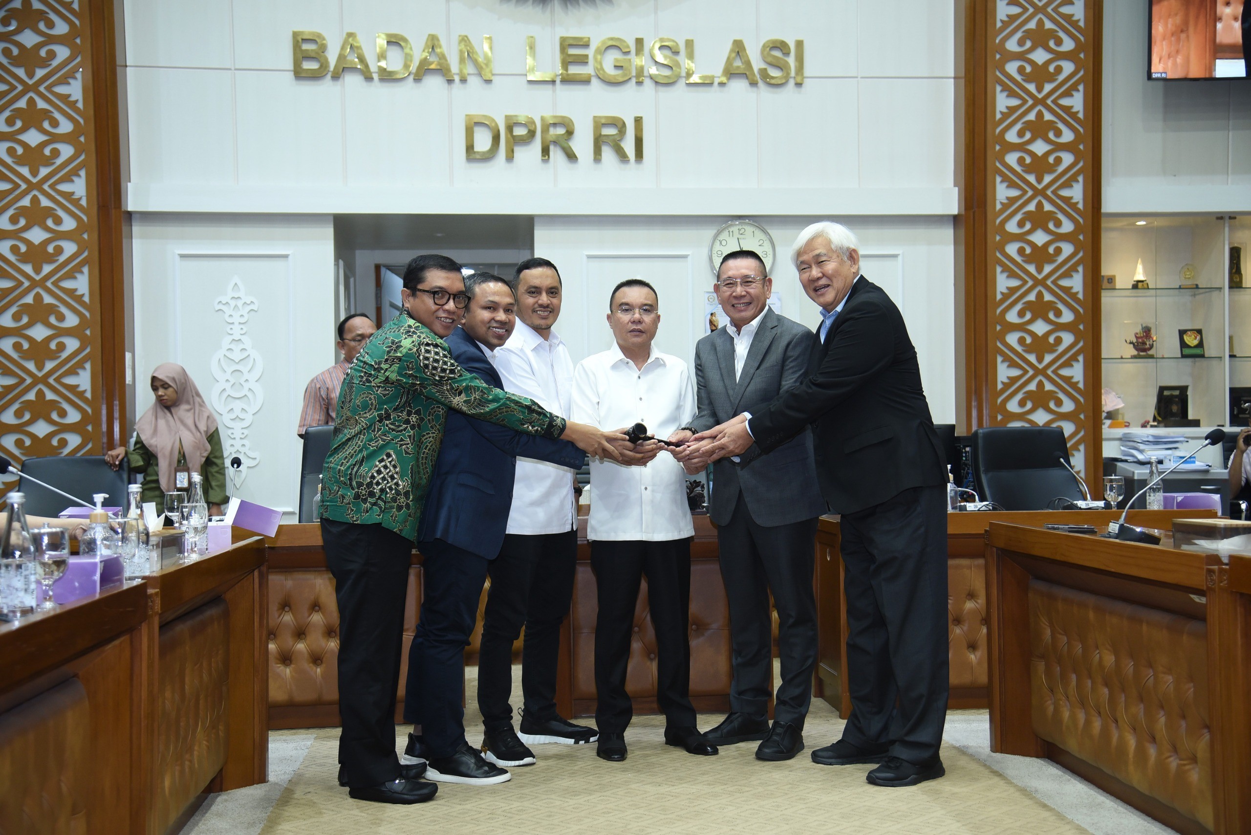 Dasco Resmi Lantik Wihadi Wiyanto Sebagai Ketua Baleg DPR RI Gantikan Supratman