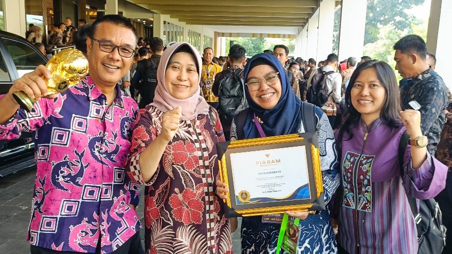 100,41% UHC Kota Surabaya dapat Penghargaan UHC Awards yang Diberikan Wapres Ma’ruf Amin