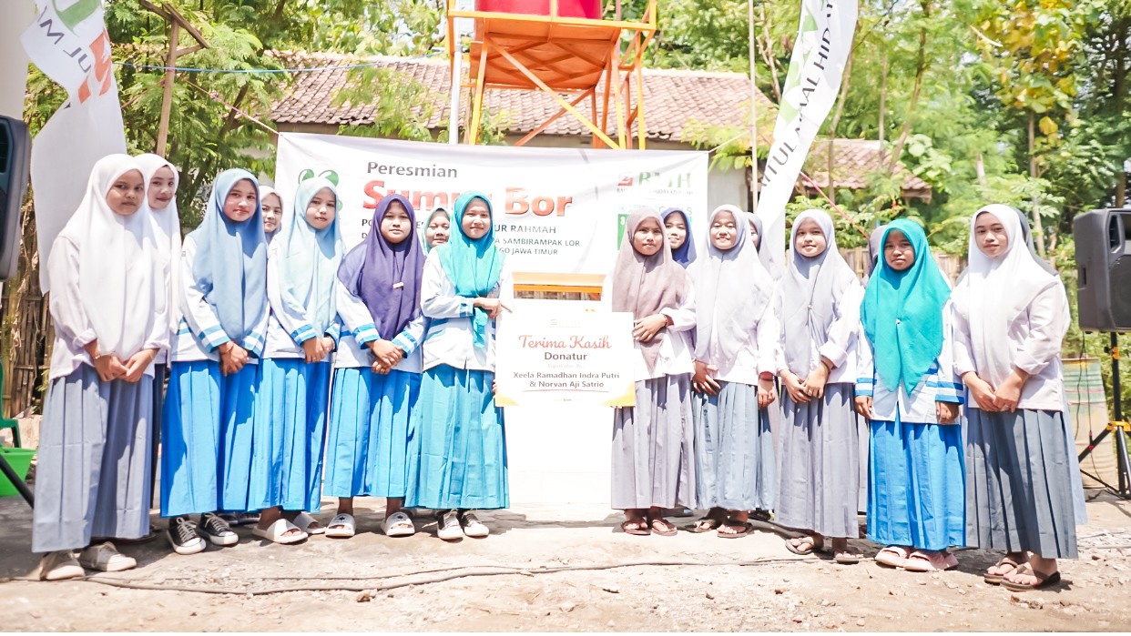 Inspiratif, Keluarga Sumbangkan Uang Buwuhan Nikah Buat Bantu Bangun Sumur Pesantren