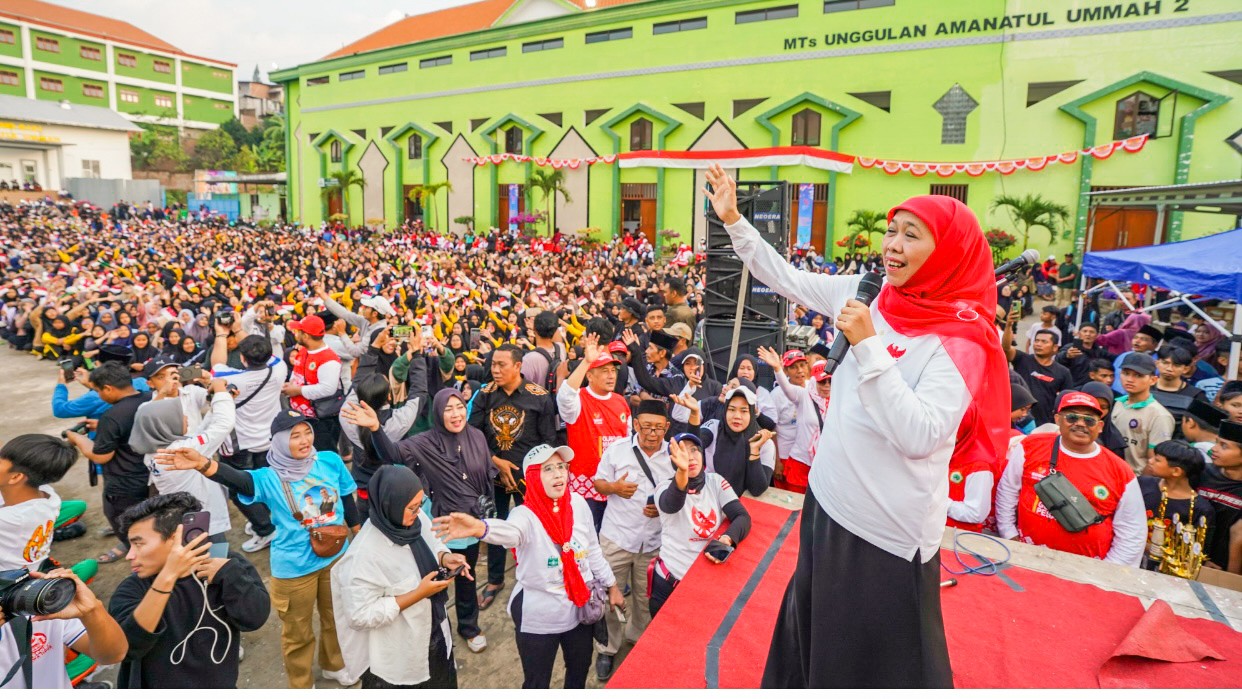 Khofifah Buka ‘KORMI Goes to Pesantren’ di Ponpes Amanatul Ummah Pacet, Mojokerto