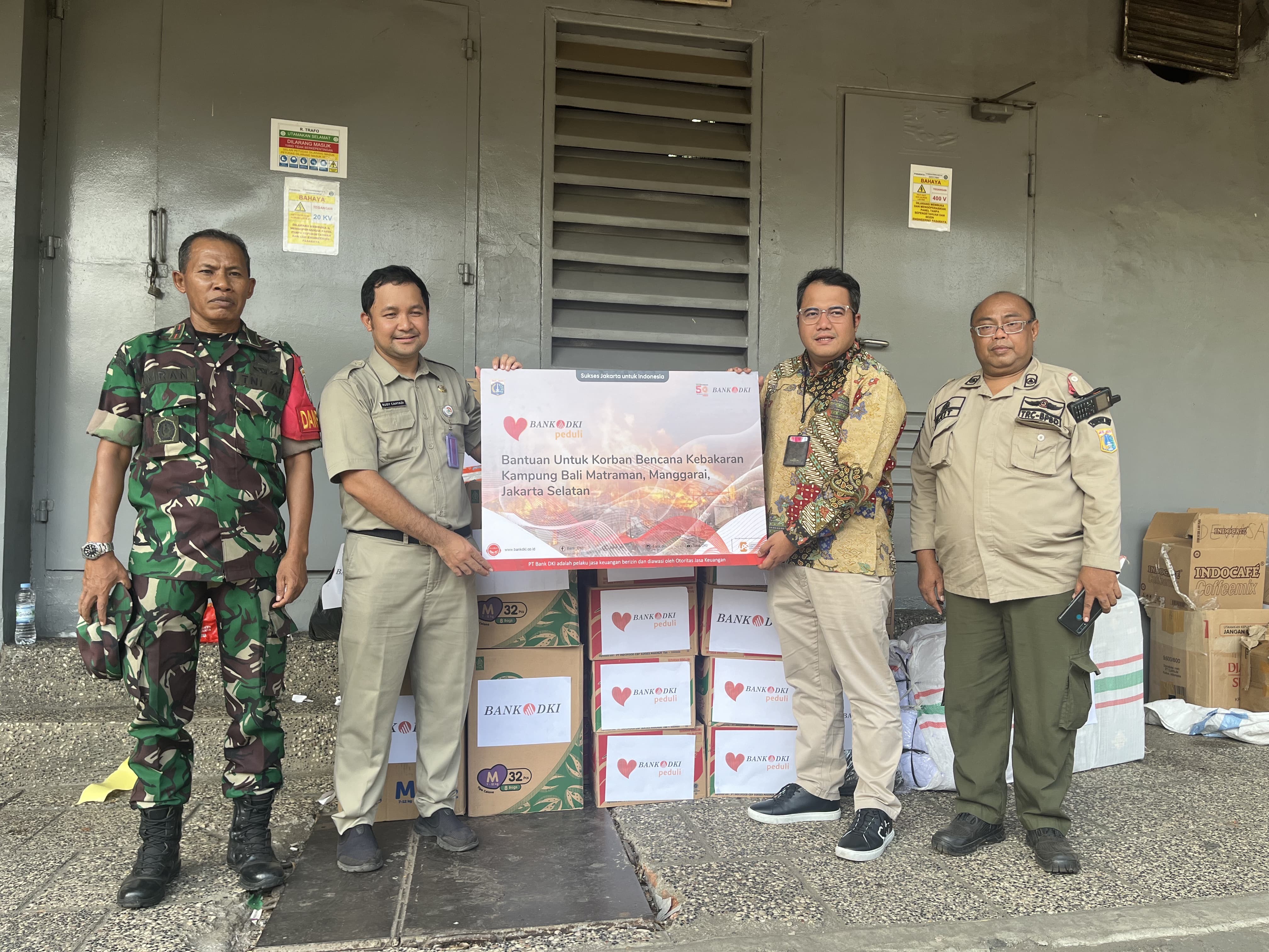 Bank DKI Beri Bantuan Kepada Korban Kebakaran di Kecamatan Manggarai, Jakarta Selatan