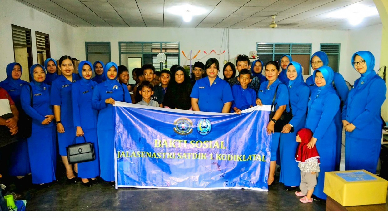 Peduli Sesama, Jalasenastri Satdik-1 Kodiklatal Berbagi Kebahagiaan dengan Anak-anak Panti Asuhan