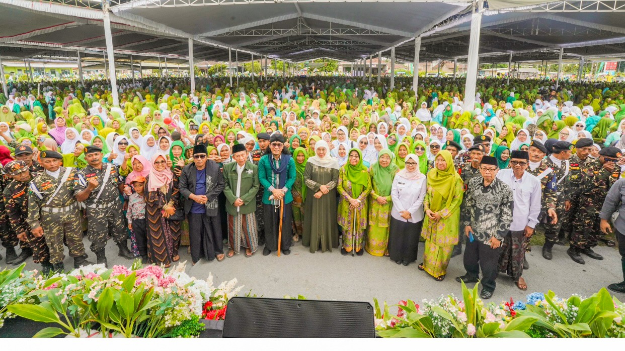 Khofifah dan Gus Miftah Resmikan Graha Muslimat NU Blitar, Pesankan Pentingnya Manager Leader