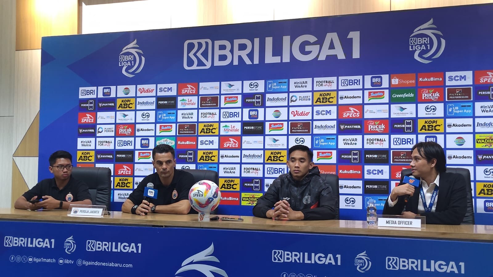 Pelatih dan Kapten Persija Sampaikan Permohonan Maaf Kepada The Jakmania Usai Kalah dari Persib