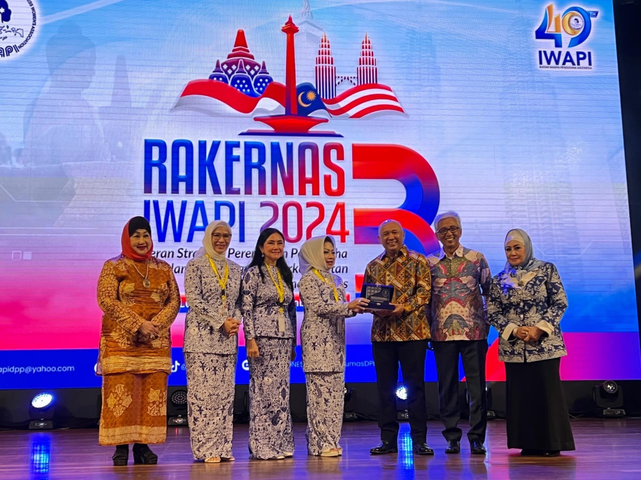 Teten Dorong UMKM Perempuan Terhubung ke Rantai Pasok Global