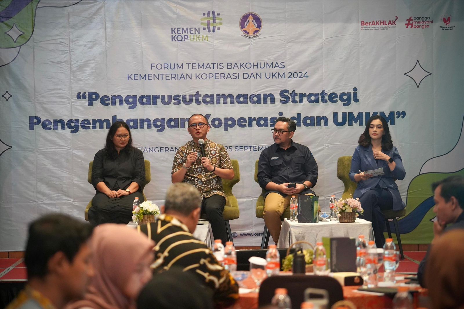 Kemenkop Luncurkan Tujuh Buku Strategi Pengembangan Koperasi dan UMKM