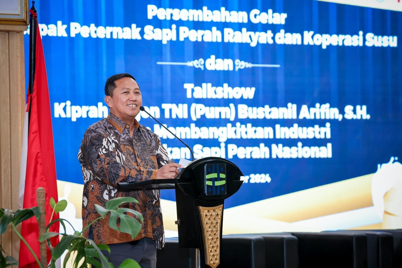 Kemenkop Apresiasi Atas Gelar Bapak Peternak Sapi Perah Rakyat pada Bustanil Arifin
