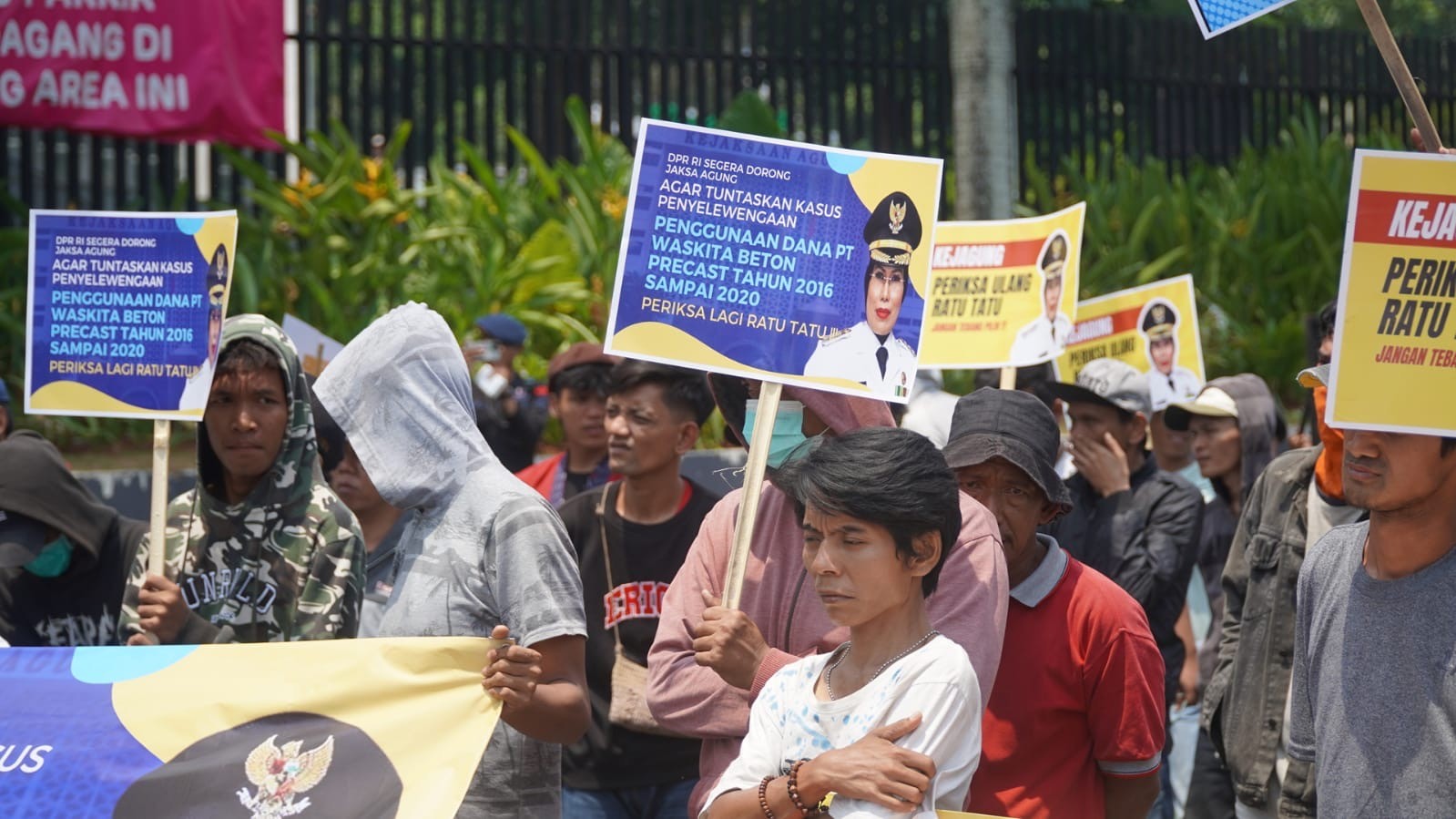 Ratusan Massa GPMH Dihadang Saat Gelar Aksi Minta DPR Dorong Kejagung Panggil Ulang Ratu Tatu