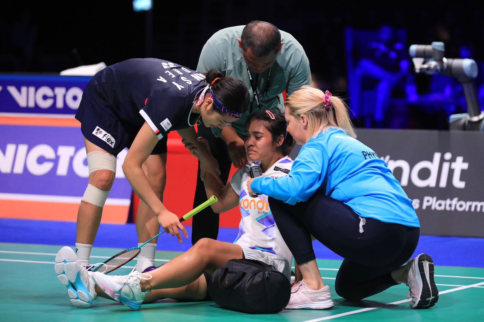Gregoria Mundur Ditengah Pertandingan Babak ke dua Denmark Open, Ini Kata Sang Pelatih