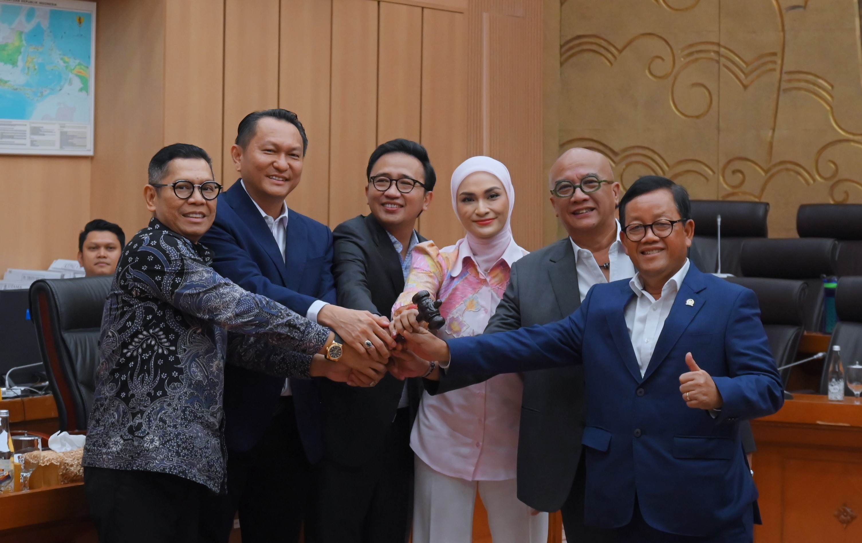 Resmi Disepakati, Bambang Patijaya Jadi Ketua Komisi XII DPR