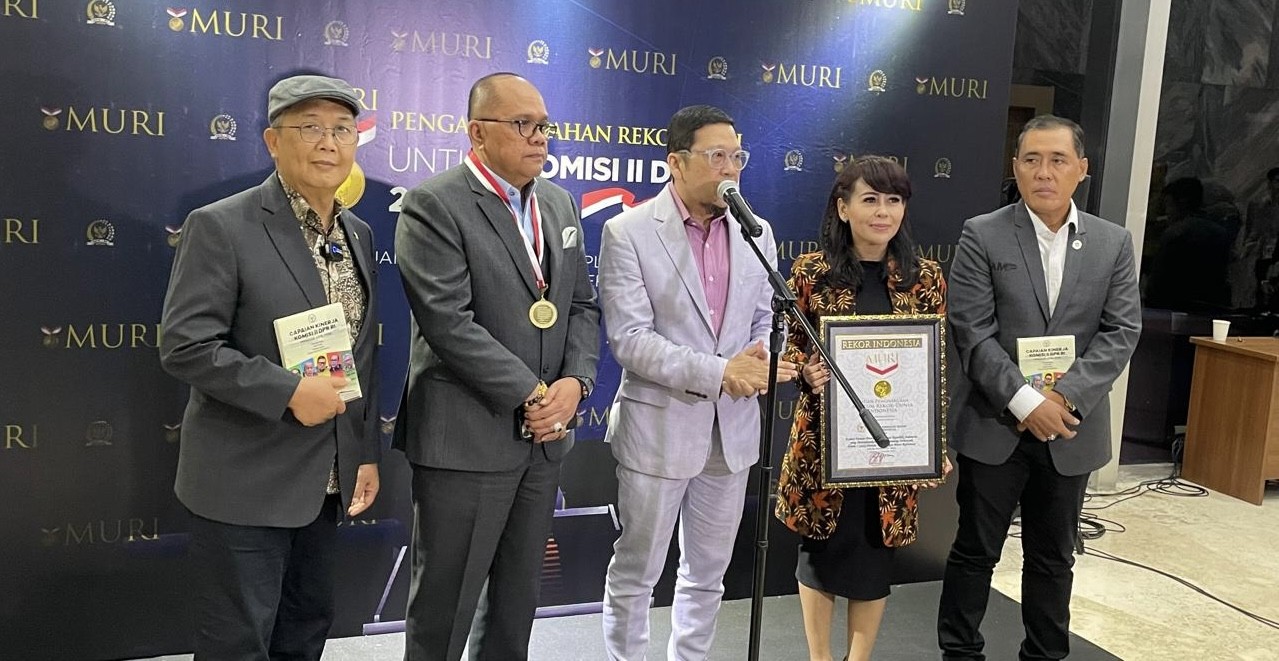 Hasilkan UU Terbanyak Sepanjang Sejarah, Komisi II DPR RI Periode 2019-2024 Tih Rekor MURI