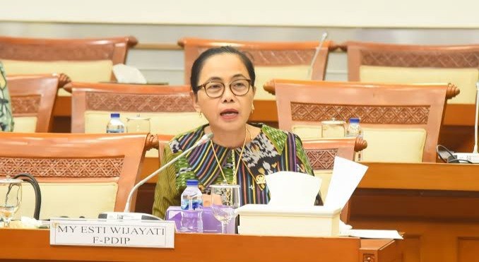 Komisi X DPR Dorong Pendidikan Dasar di Tanah Air Digratiskan