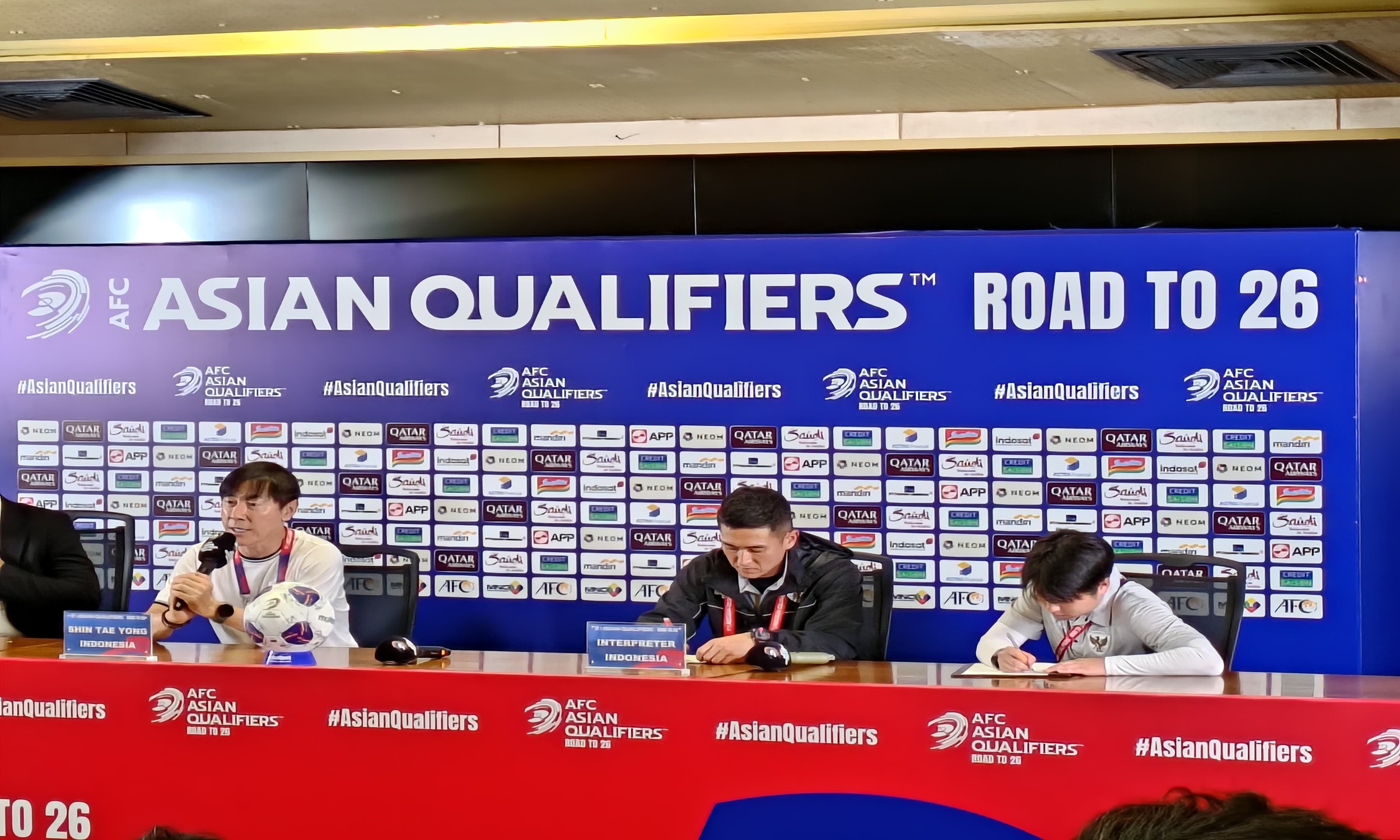 Shin Tae-yong Masih Yakin Timnas Indonesia Lolos, Serta Beberkan Alasan Kembali Parkir Eliano Reijnders