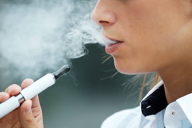 Indonesia Pengguna Rokok Elektrik Tertinggi di Dunia, Apakah Kenaikan Tarif Cukai Menjadi Solusi?