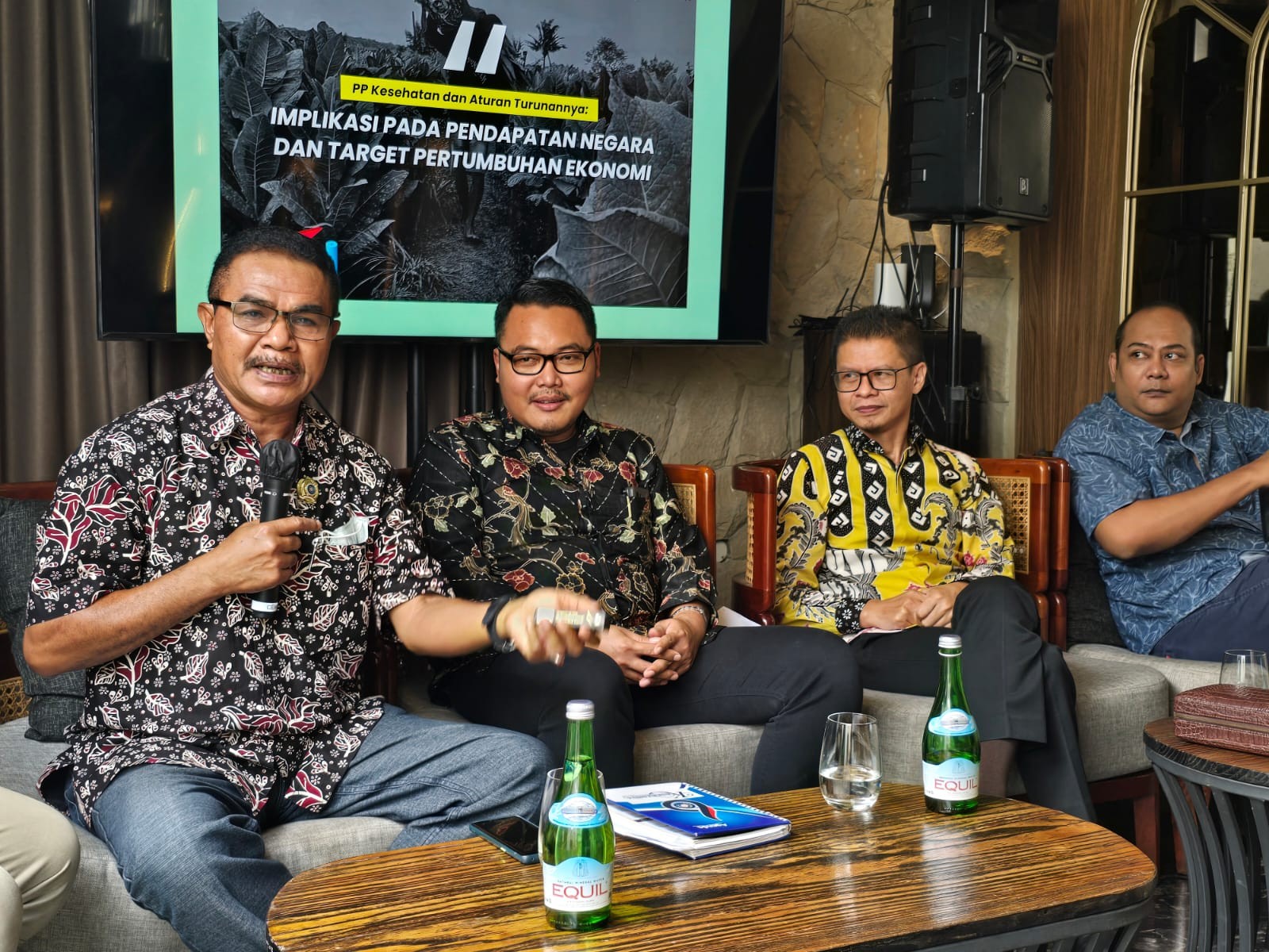 DPR Minta PP Kesehatan Lindungi Industri Hasil Tembakau