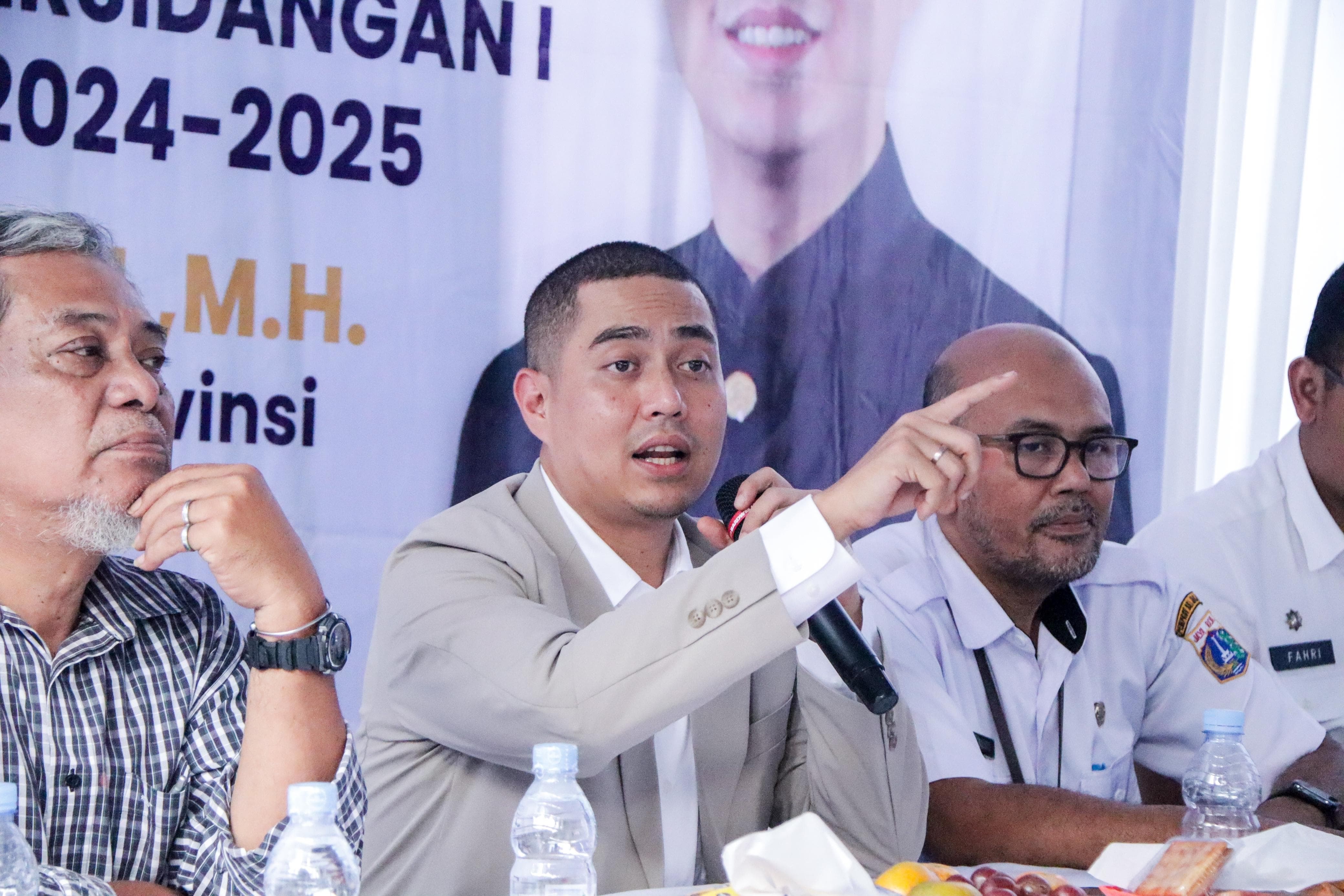 Trotoar Jadi Parkir VIP, Wibi Desak Pemprov Menindak Tegas