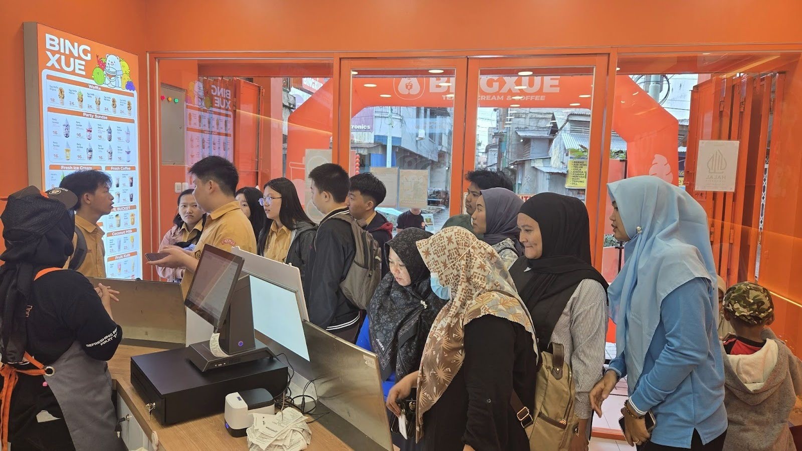 Resmi Dibuka, Antusiasme Warga Membludak Saat Grand Opening Bingxue di Bagan Riau