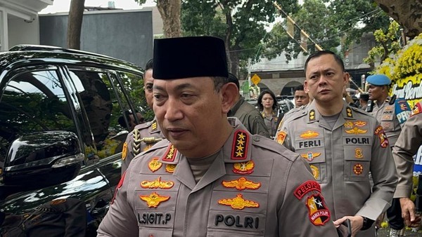 Melayat ke Rumah Mantan Wakapolri, Kapolri: Polri Kehilangan Sosok Syafruddin