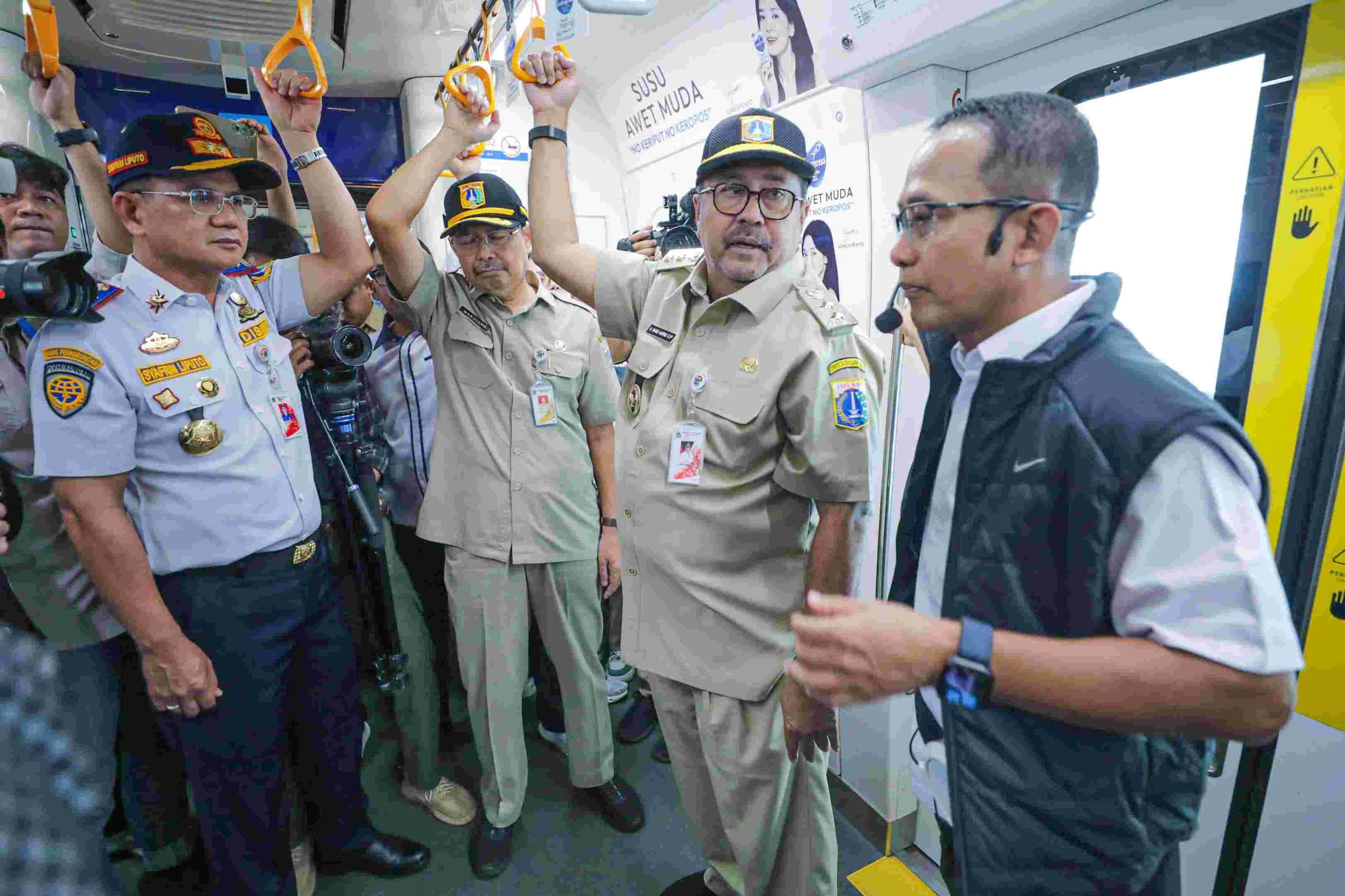 Wagub Rano Ngaku Bakal Naik Transum Seminggu Sekali
