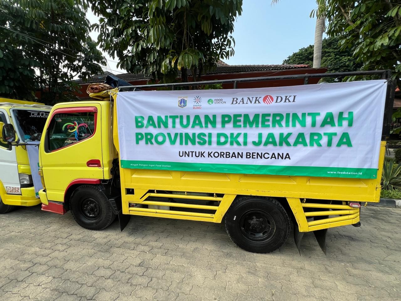 Beri Bantuan ke Korban Banjir Bekasi,  Bank DKI Dukung Pemprov Distribusikan 7.000 Kg Beras dan Paket Sembako