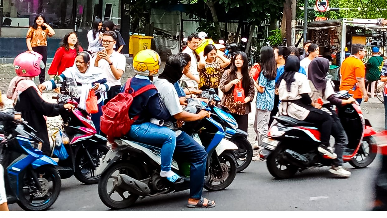 Siswa NSA Gelar Aksi Sosial Berbagi 1500 Takjil, Bentuk Kebersamaan di Bulan Ramadan