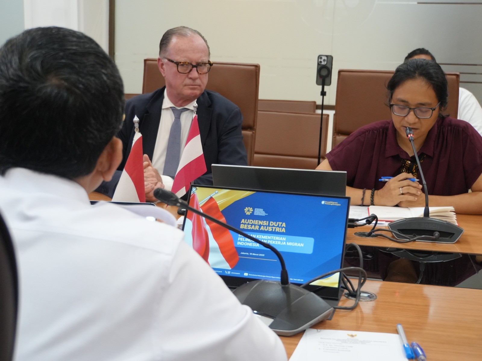 Terima Dubes, Menteri P2MI Ungkap Masalah Penempatan PMI di Austria