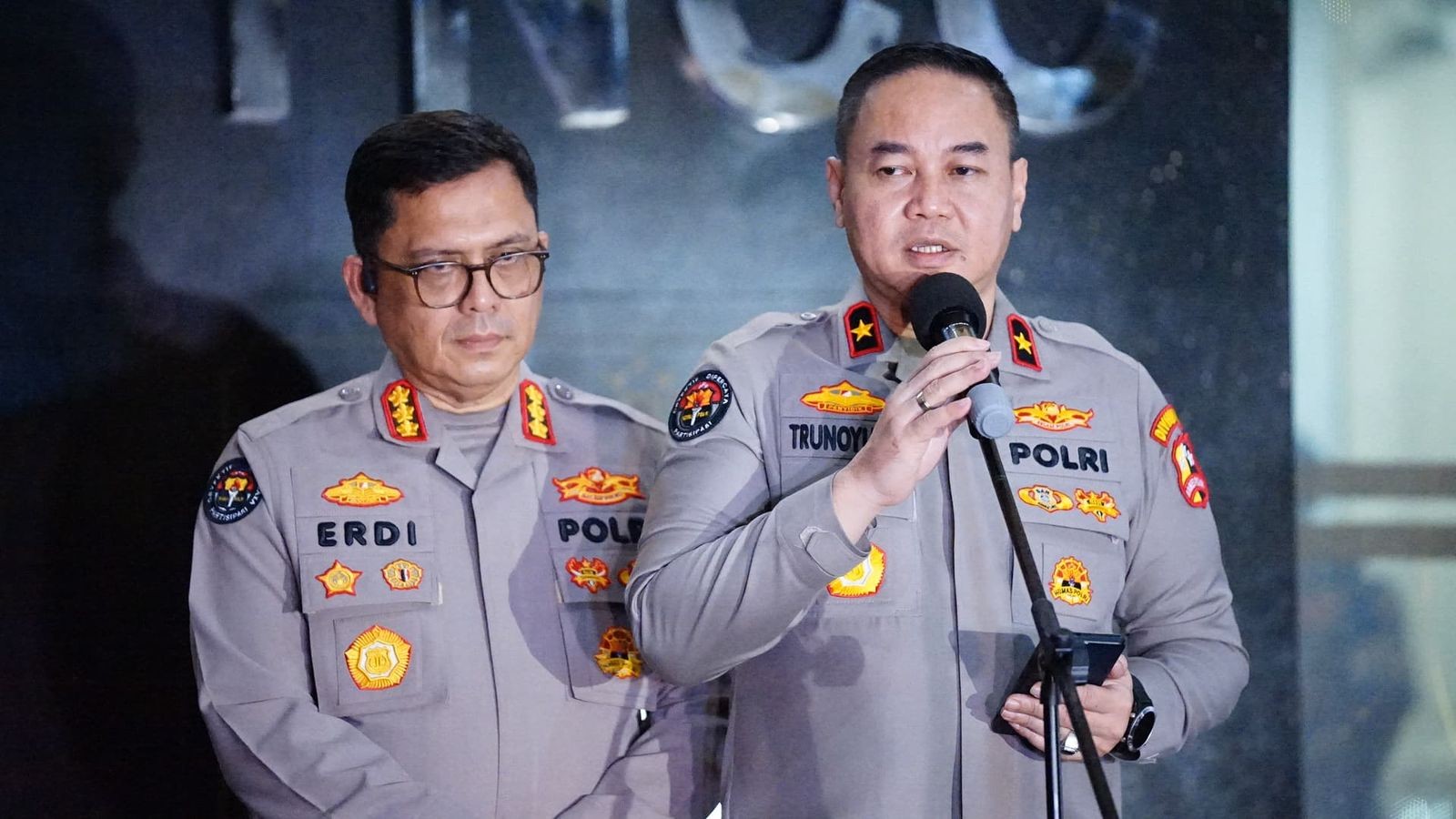 Polri Selamatkan Ketua Komnas HAM Papua saat Diserang KKB di Sungai Rawara