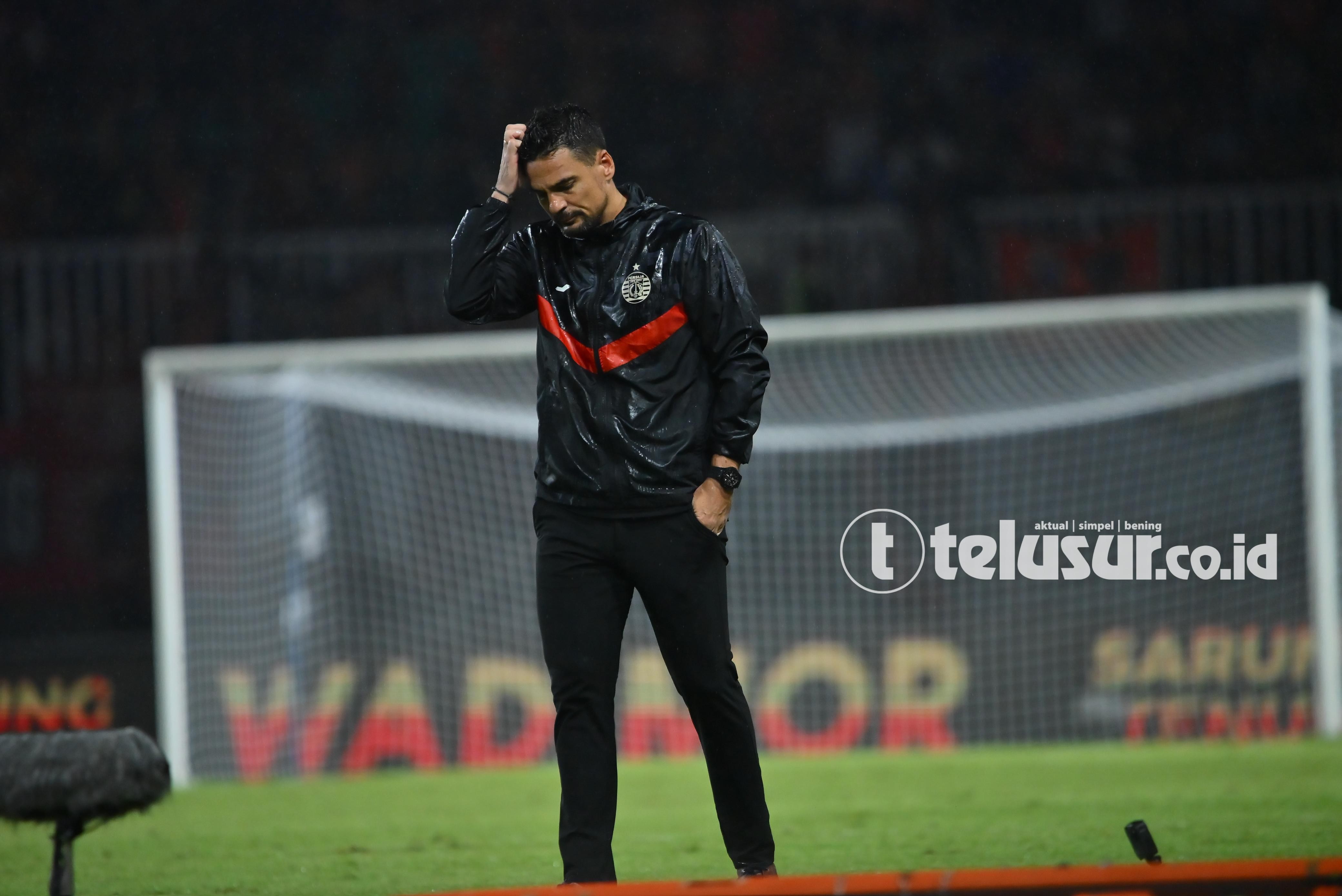 Persija Jakarta Umumkan Pecat Pelatih Carlos Pena