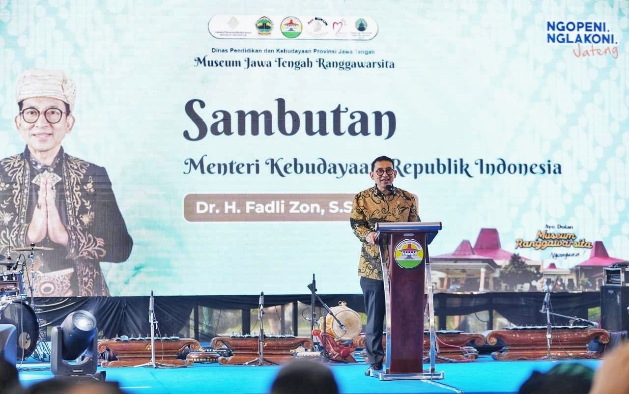 Menteri Kebudayaan Resmikan Pameran Nasional Kain Tradisional 2025
