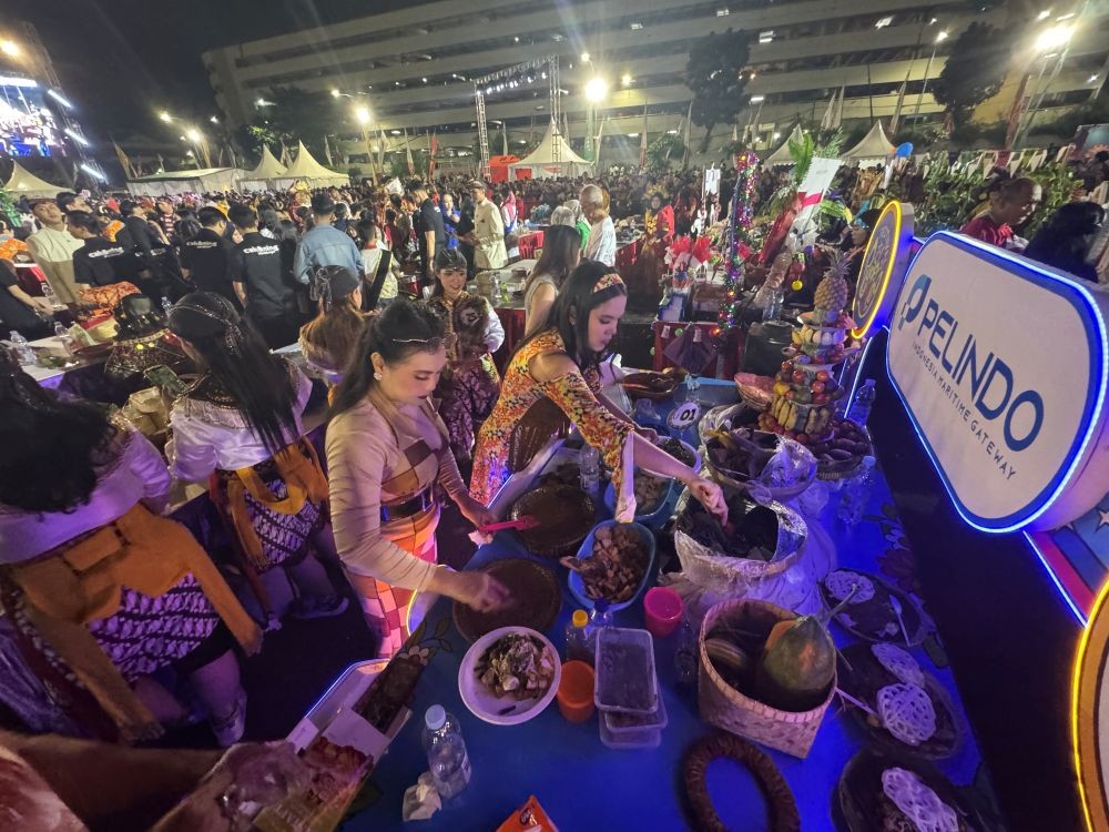 Meriahkan Hut Kota Surabaya Ke 732, Pelindo Regional 3 Sub Regional Jawa Ikut Serta Pada Festival Rujak Uleg 2025