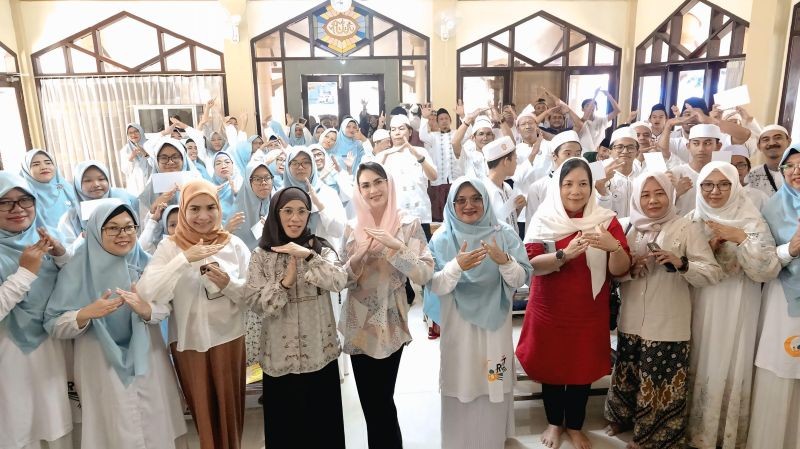 Ketua TP PKK Jatim Arumi Bachsin Kunjungi Kajian Rutin Sobat Dili Mengaji, Harap Jadi Teladan bagi Masyarakat