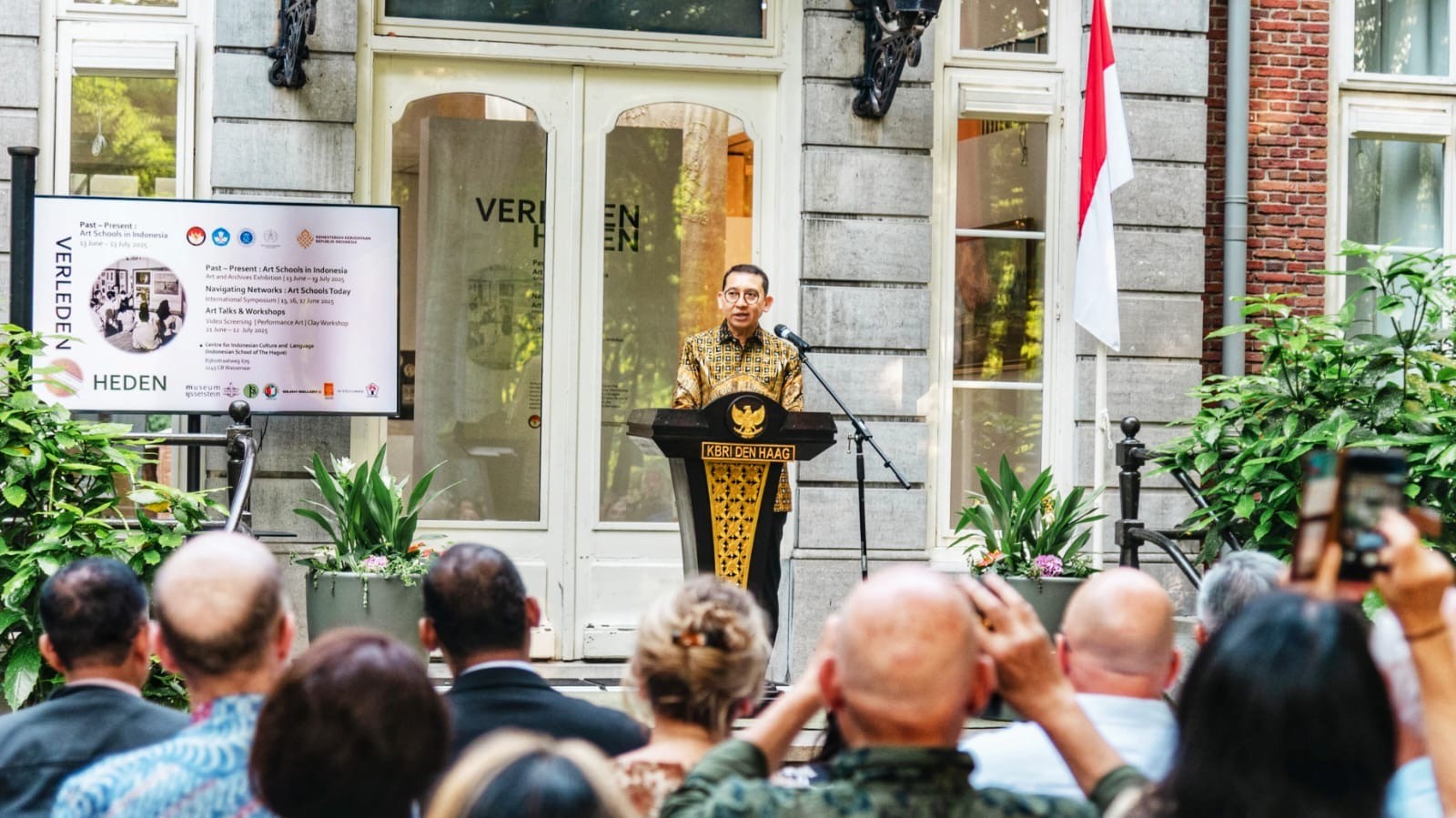 Promosikan Pendidikan Seni Indonesia, Fadli Zon Membuka Pameran di Den Haag