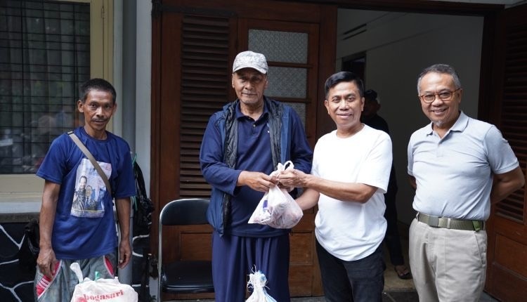NasDem Jabar Bagikan 1.500 Paket Daging, Kang Rachmat: Momentum Berbagi untuk Masyarakat