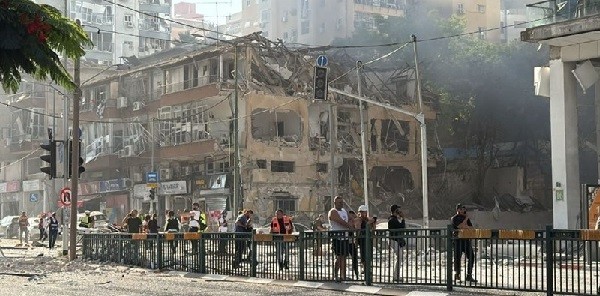 Tel Aviv Terbakar: Iran Gempur Target Militer Zionis, Serangan Balasan ke-18 Tembus Pertahanan Israel